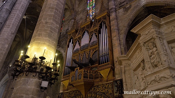 Die Orgel stammt aus dem 18. Jahrhundert